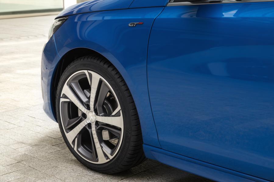 Детали экстерьера Peugeot 308 GT 2017 года  (WW) (фото 14 из 18)